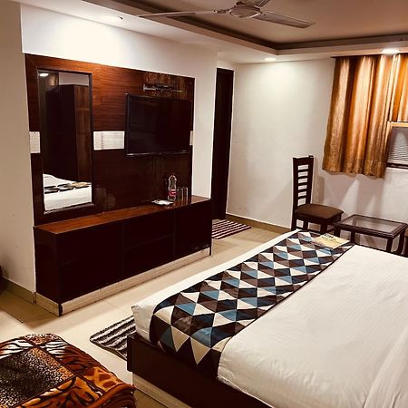 Hotel นิวเดลี ภายนอก รูปภาพ
