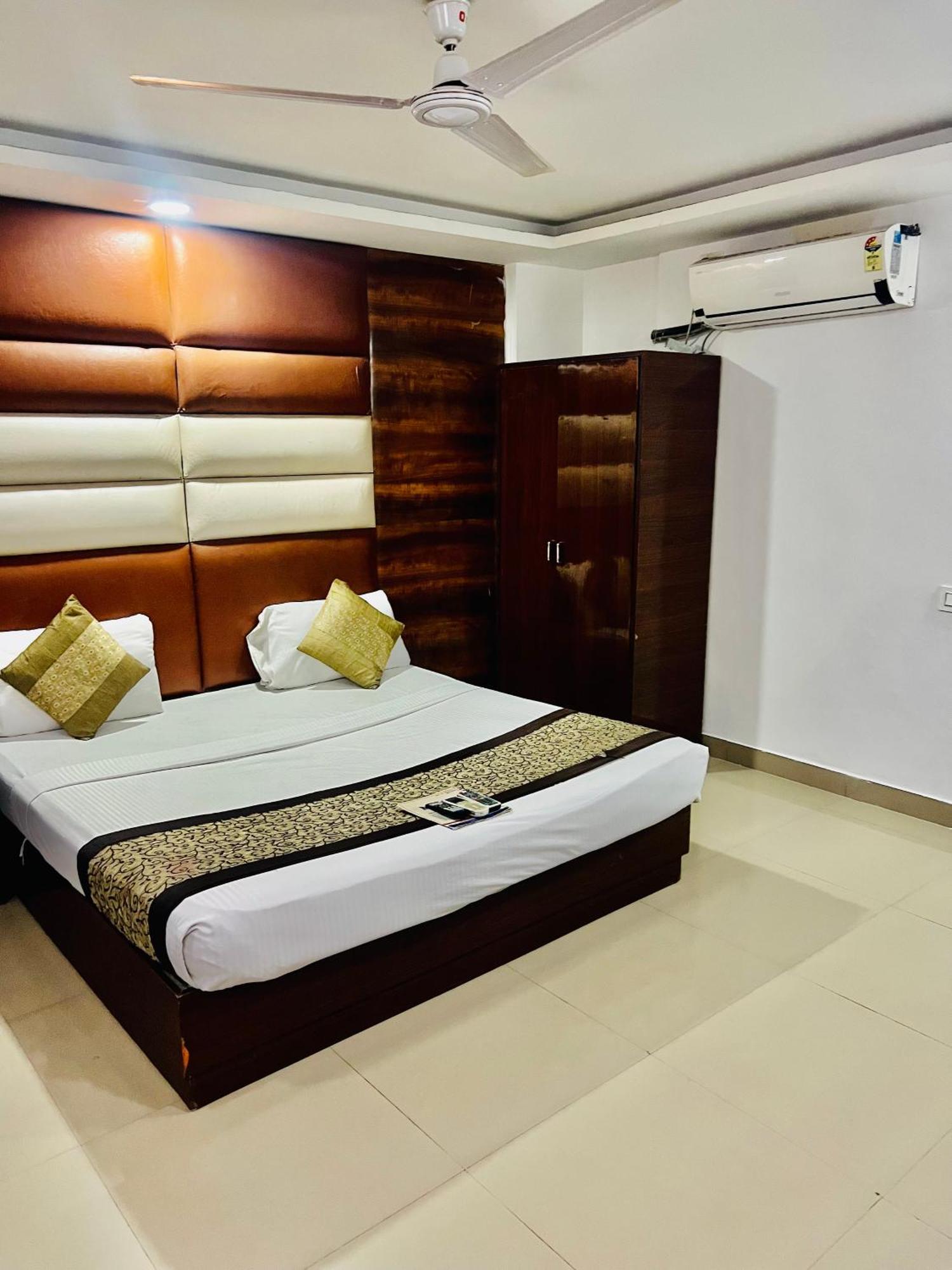 Hotel นิวเดลี ภายนอก รูปภาพ