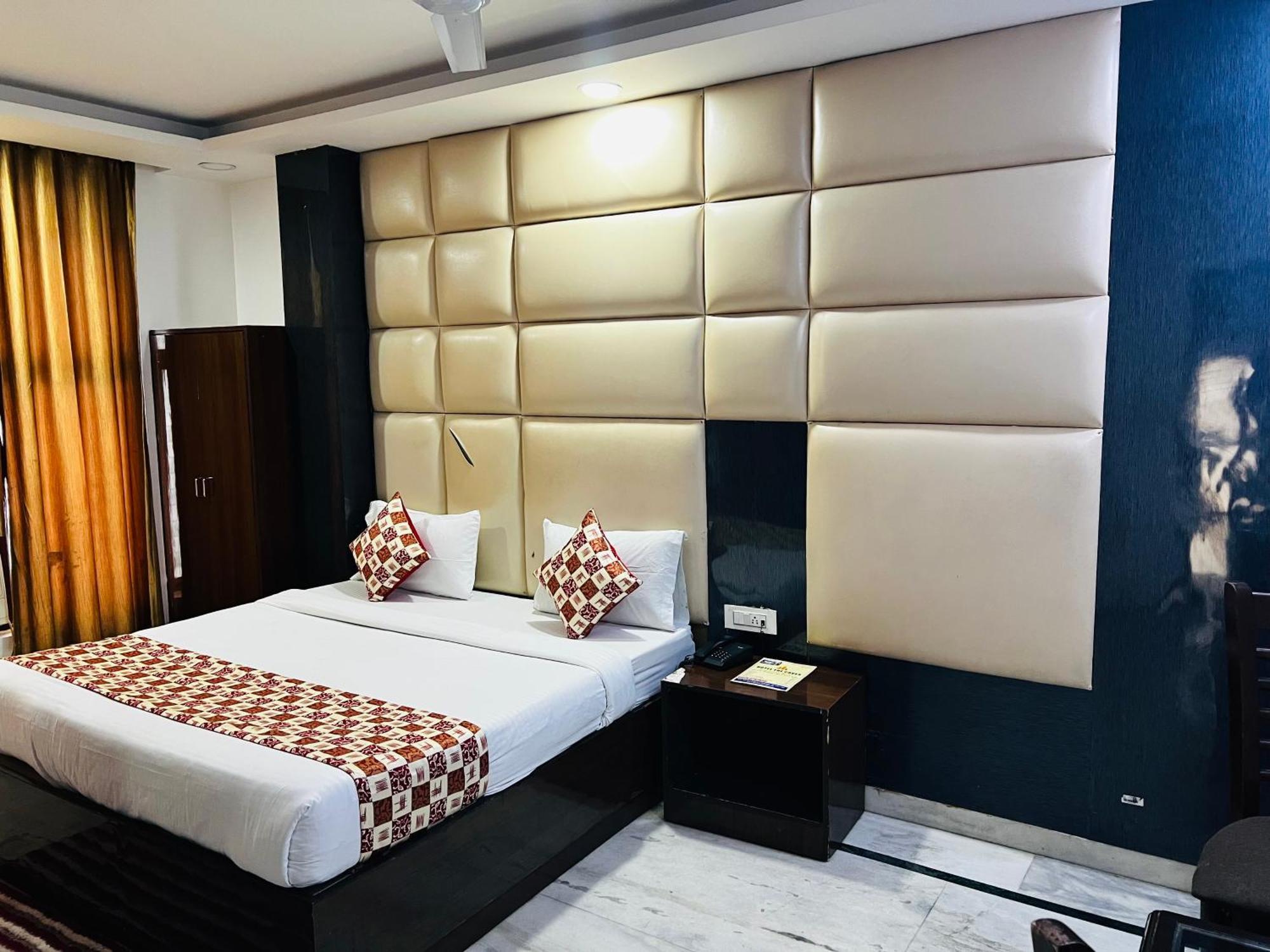 Hotel นิวเดลี ภายนอก รูปภาพ